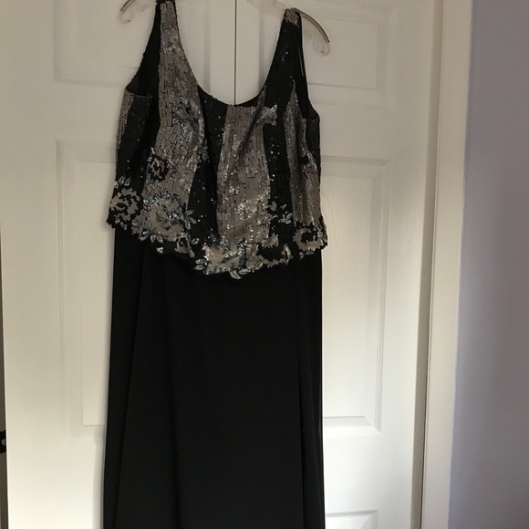 Beaded Gown size 18 - Picture 13 of 15